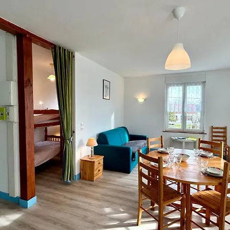 Pommeraie Et Eglantines