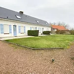 Pommeraie Et Eglantines