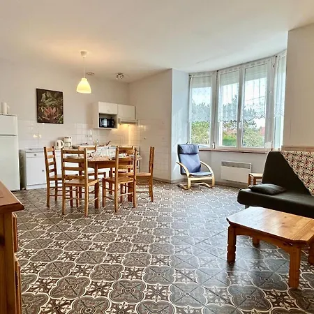 Pommeraie Et Eglantines *