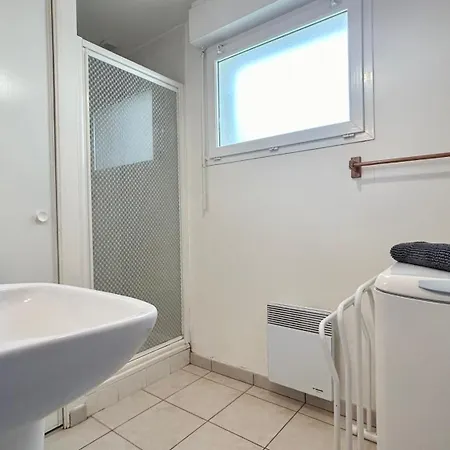 Pommeraie Et Eglantines *